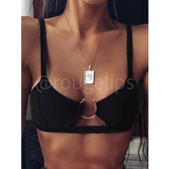 Black Swim Top Bra Ring Detail - Picture 1 of 8